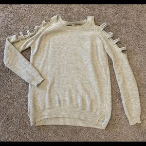 Grey Open Shoulder Sweater 🥀